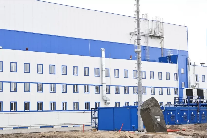 «Ледоколы сойдут со стапеля по графику»: глава Карелии заверил, что пожар на ОССЗ не повлиял на его работу