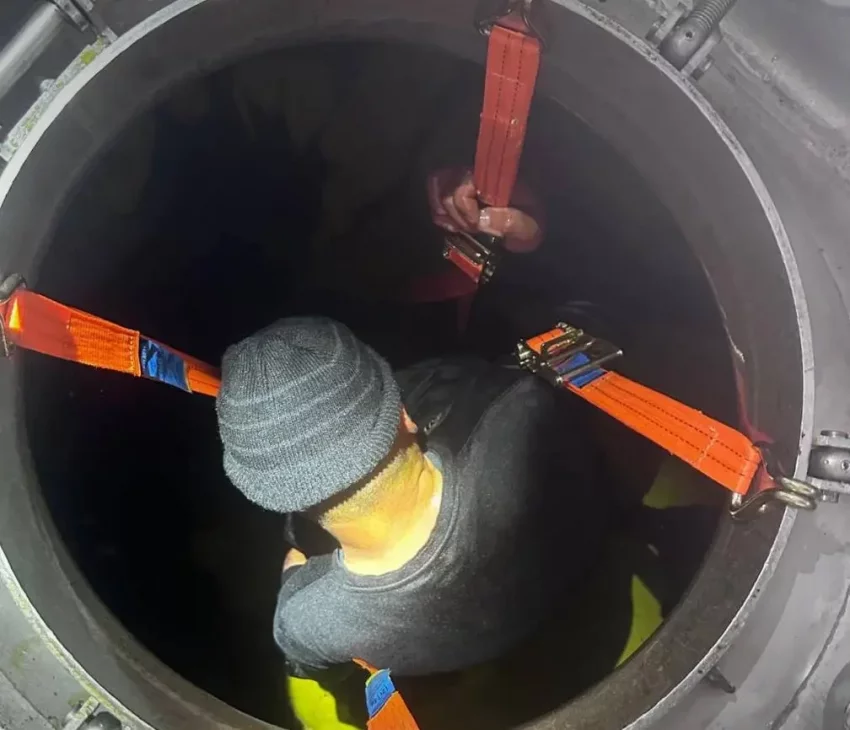 «Джентльмен неудачи»: украинец пытался сбежать за границу в автоцистерне, ещё 15 мобилизованных сбежали с полигона