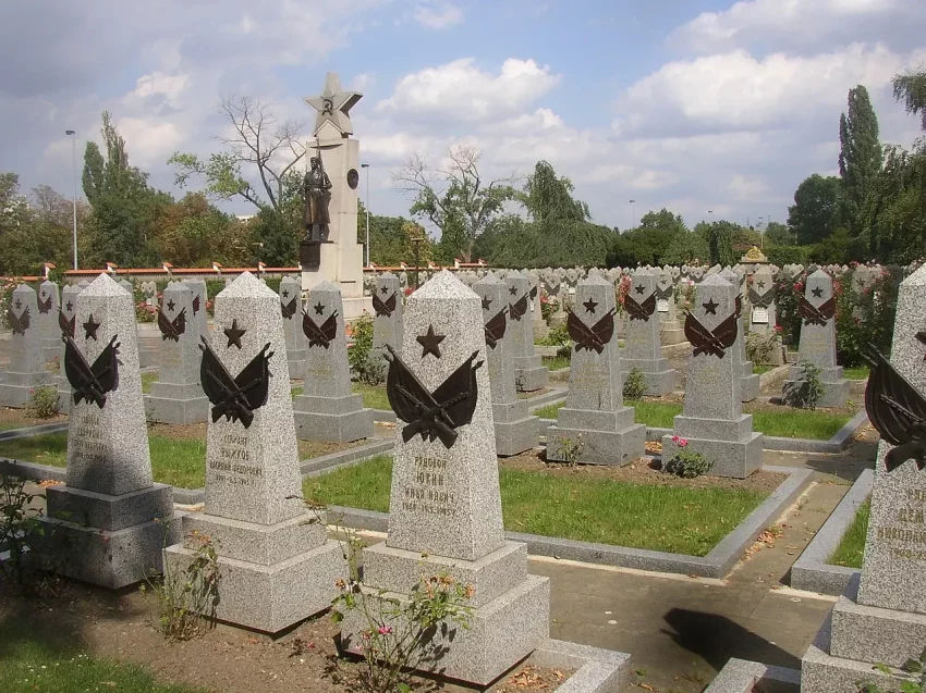 «Город освобождала не Красная Армия, а мужественные чешские граждане»: шельмование истории чешскими власти в преддверии юбилея Победы набирает обороты