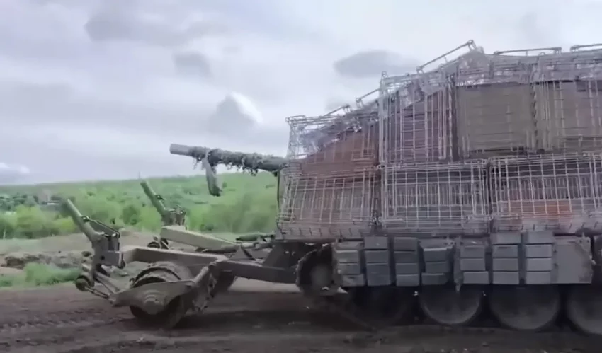 В ходе парада на Красной площади теперь было бы правильно показывать и технику фронтовых «Кулибиных»