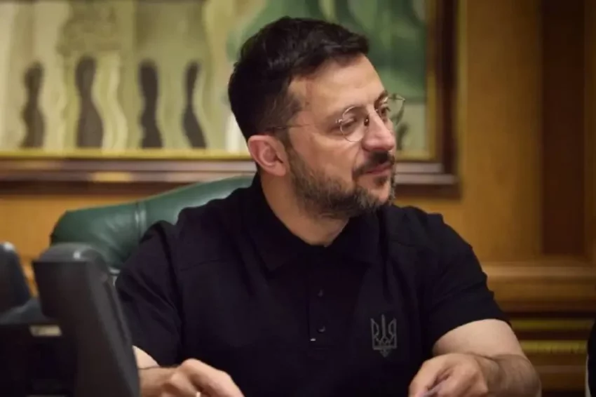 Недавнее фото Зеленского усилило слухи о его «болезни»