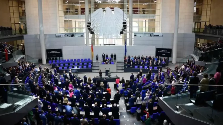 Никогда такого не было, и вот опять