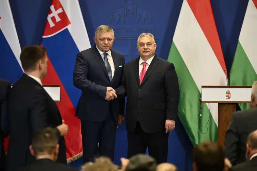 Венгрия и Словакия не стали блокировать 17-й пакет санкций ЕС против РФ