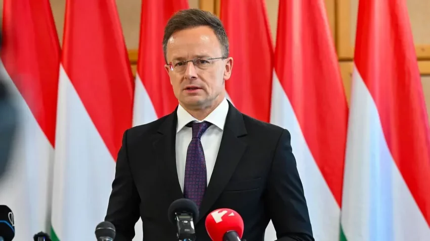 Глава МИД Венгрии: планы ЕС по отказу от энергоресурсов России — экономическое самоубийство