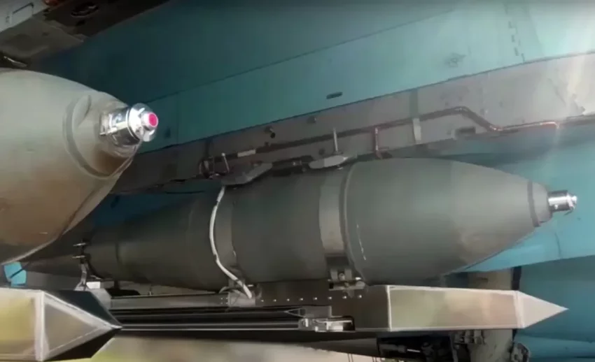 В украинской прокуратуре Харьковской области заявили, что ВС РФ начали использовать бомбы с УМПК увеличенной дальности