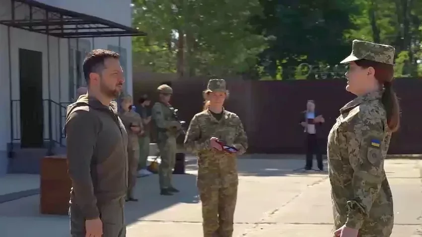 И до последней украинки: нардеп ВРУ Безуглая призвала к мобилизации женщин на «тыловые должности»