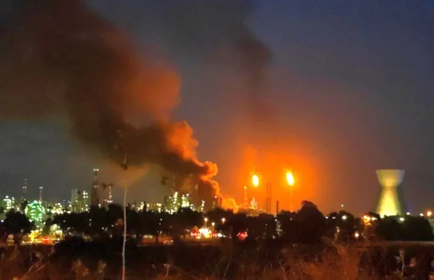 NASA показывает, что на НПЗ и электростанции в Хайфе есть очаги пожара и спустя 10 дней после иранских ударов
