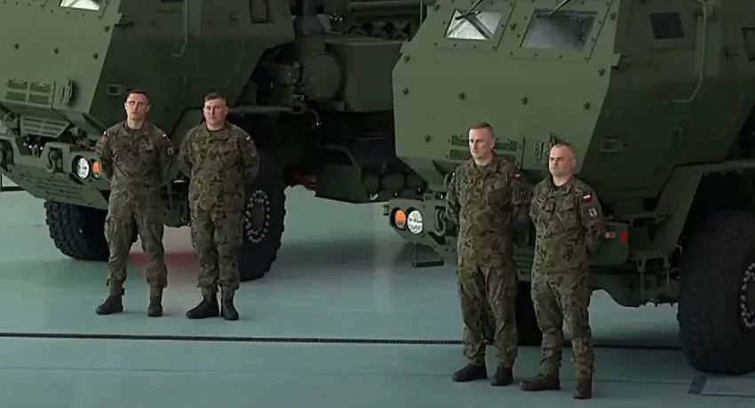 Скептицизм нарастает: опрос показал, что менее половины поляков уверены в способности своей армии отразить «российскую угрозу»