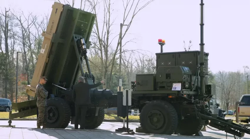 Закрывает пробел между Stinger и Patriot: США начали серийные закупки зенитного комплекса MRIC