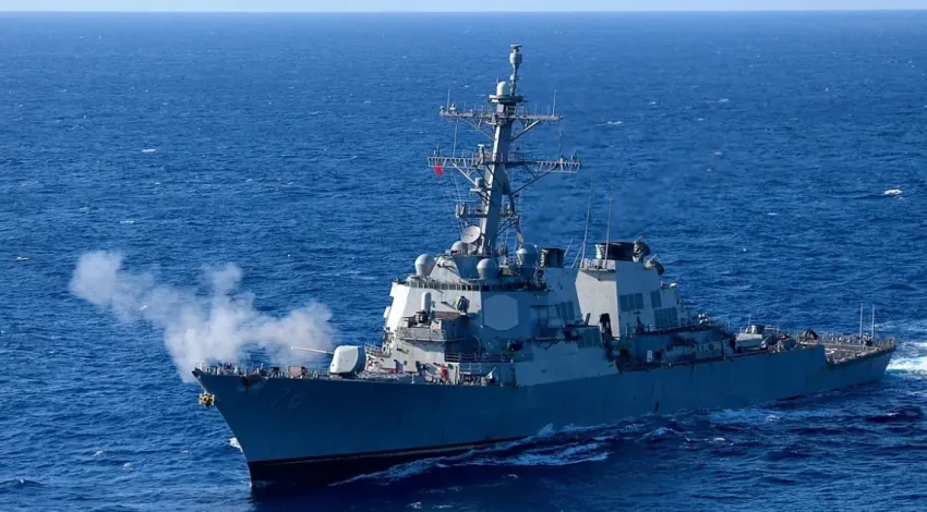 ВМС США пытаются отрицать, что НОАК отогнала американский военный корабль от спорных вод Южно-Китайского моря