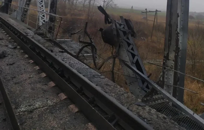 Железная дорога, ангары с техникой - нанесены новые удары по объектам противника