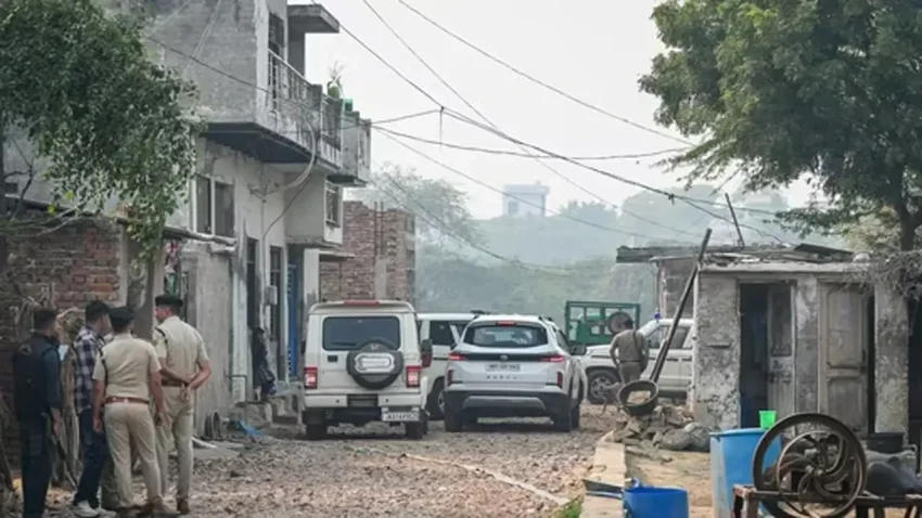 В Индии сдетонировали 3 тонны взрывчатки, которую полицейские свозили в участок