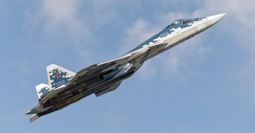 «Мы уже обогнали Су-57»: в индийской прессе надеются на собственный истребитель