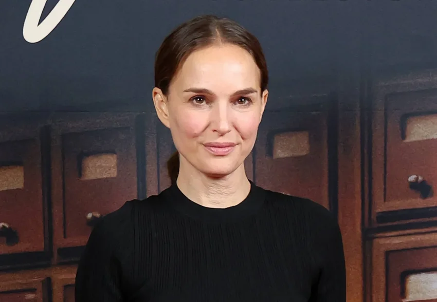 Натали Портман, Джоди Фостер вышли в свет в Париже