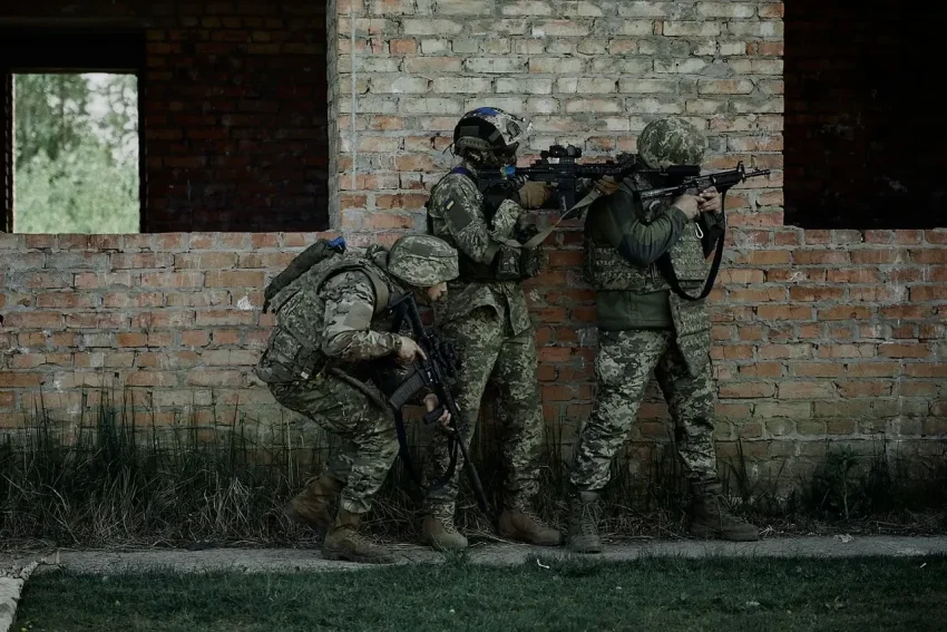 Наёмников отправляют в окопы вместе с ВСУ: Киев реформирует Иностранный легион