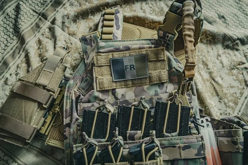 Французов начинают массово готовить к войне с Россией