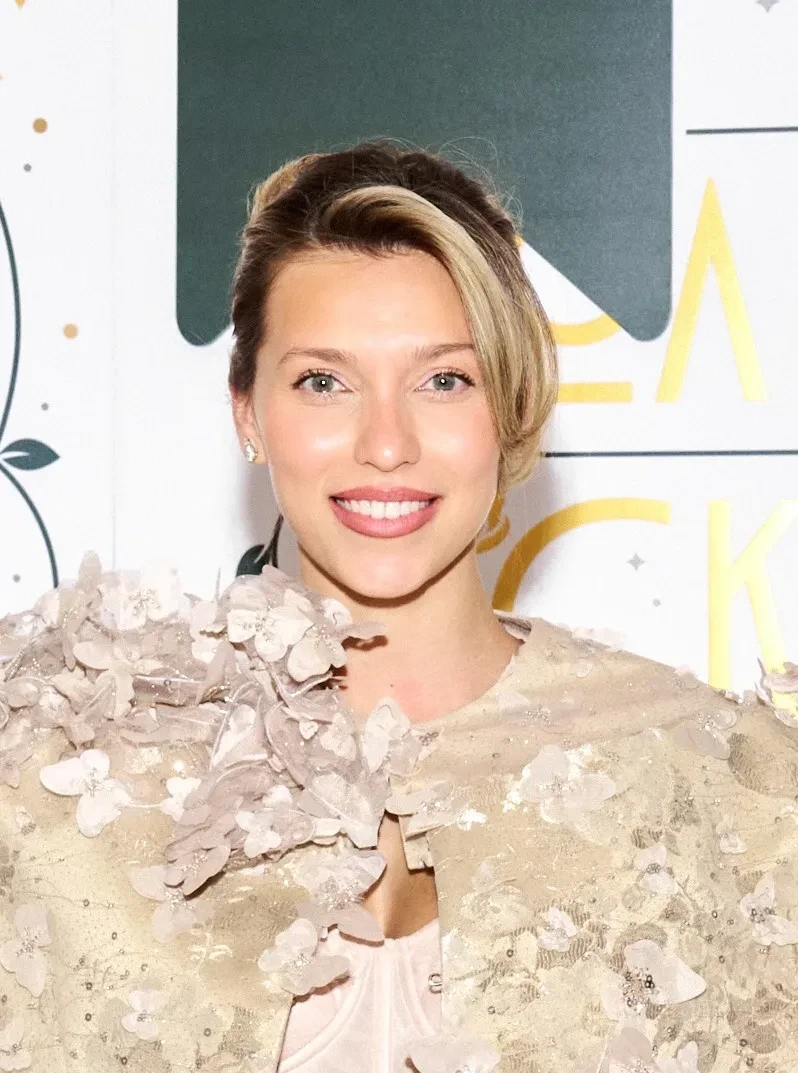 Яна Рудковская, Филипп Киркоров, Регина Тодоренко, Светлана Хоркина, Олеся Кожина-Бословяк с дочерью на "светской ёлке" Radio Monte Carlo