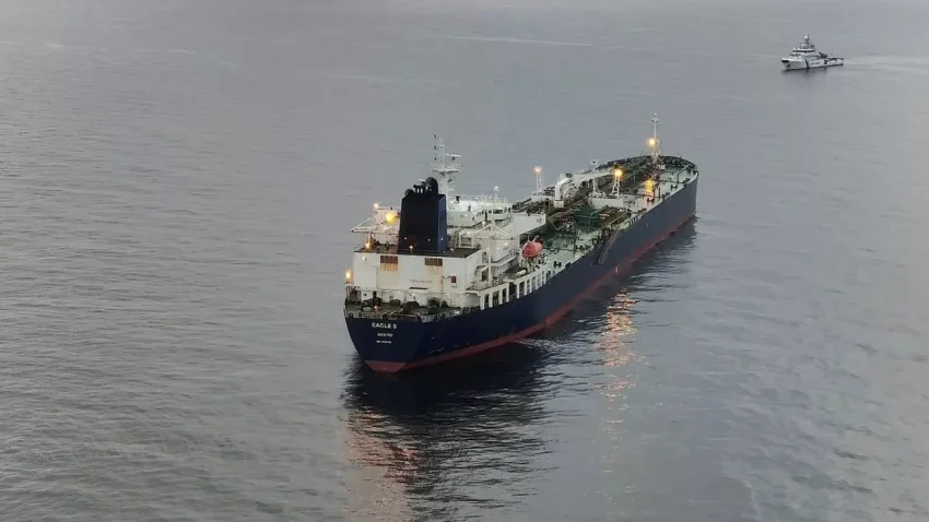 Эстония назвала «неразумными» атаки Украины на танкеры в Балтийском море