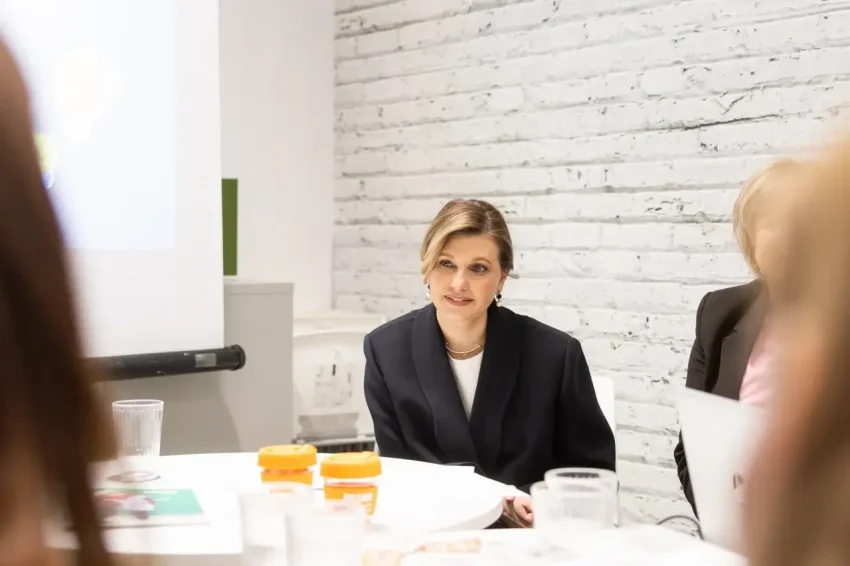 Вывезенные в Турцию по инициативе жены Зеленского девочки-сироты забеременели