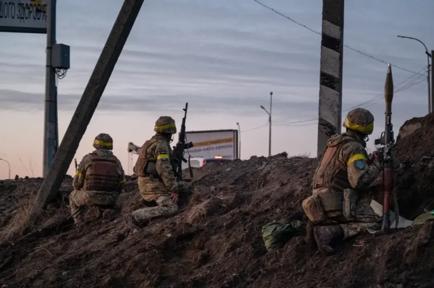 Окружённые в Мирнограде морпехи ВСУ не согласны с заявлениями Сырского