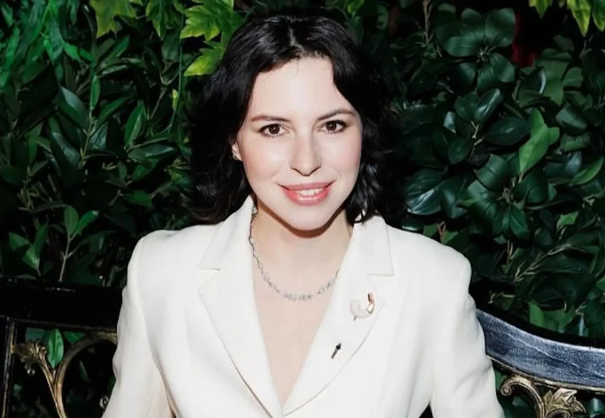 "Богатые дети в депрессии". Наталия Архангельская из "Антиглянца" обиделась на сооснователя галереи "Триумф" за то, что "всякую интернет-обслугу" зовут только на второй день презентации