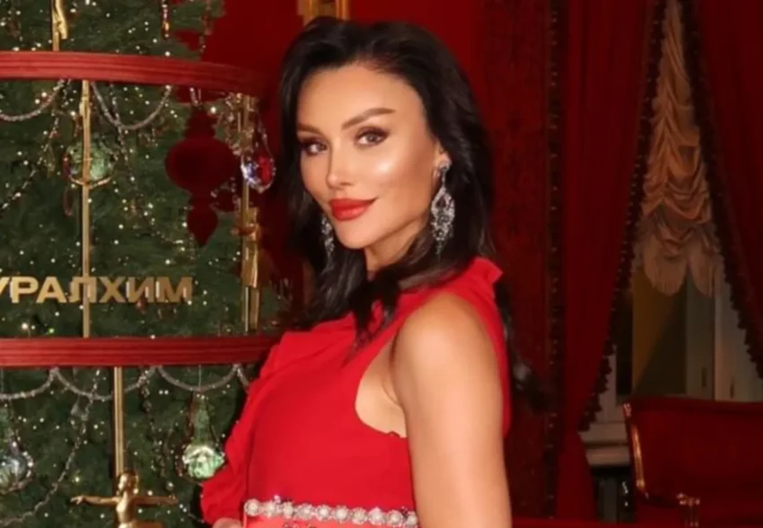 "Не собираюсь себе изменять". После скандала с "неэтичными" фото ведущая "России 24" вернулась в Большой театр и ответила на критику