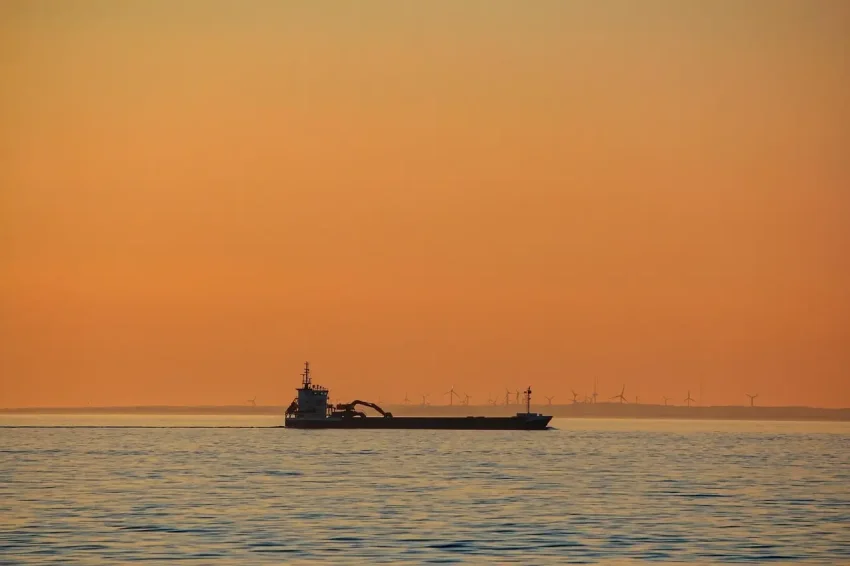 ВМС Швеции: танкеры «теневого флота» России охраняют бойцы ЧВК