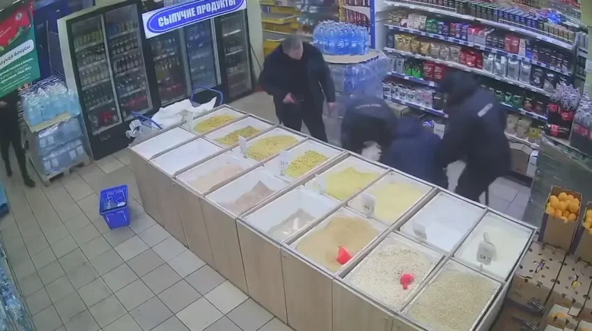 В Донецке полиция нейтрализовала стрелка в супермаркете