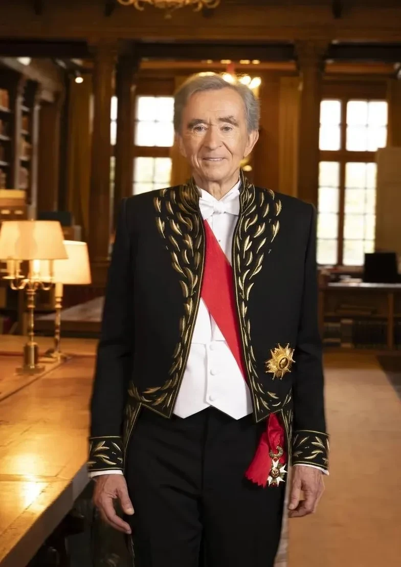 Миллиардера Бернара Арно приняли в Академию моральных и политических наук