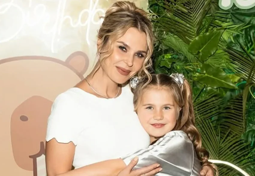 Пелагея отметила день рождения дочери, из-за которой судилась с бывшим мужем