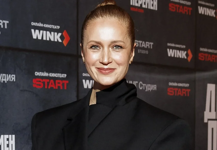 Виктория Исакова, Аглая Тарасова, Рузиль Минекаев и Александр Яценко посетили премьеру сериала в Москве