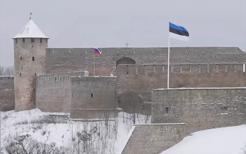 МИД РФ готовит ответ на ограничения работы российских посольств в Прибалтике