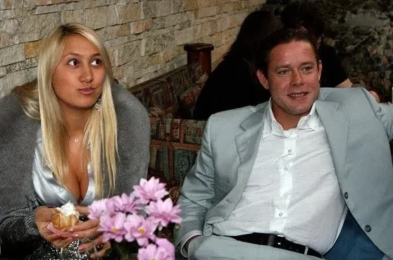 "Мы переживаем с детьми непростое время". Стали известны детали суда по делу о разводе хоккеиста Павла Буре с женой