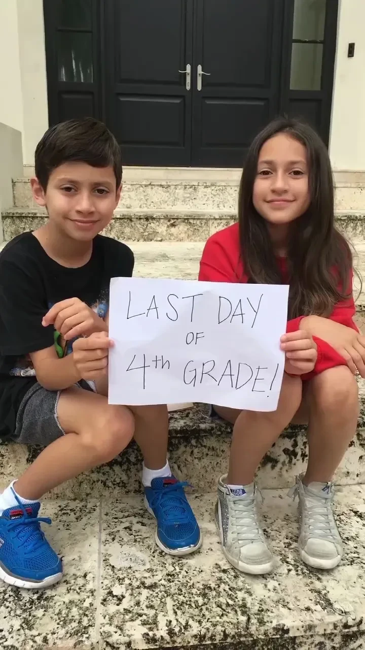 Дженнифер Лопес показала архивные кадры с близнецами Эммой и Максом в честь их 18-летия