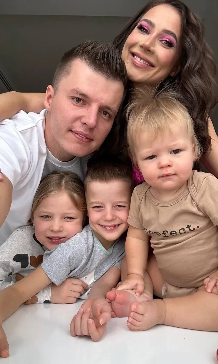 Лерчек, которая больше года находится под домашним арестом, родила четвёртого ребёнка