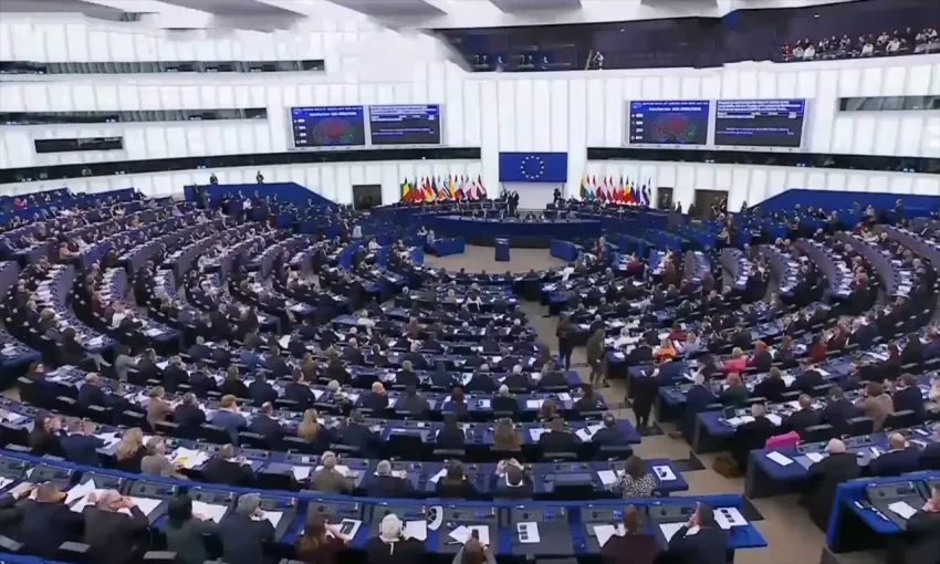 Евросоюз после паузы одобрил выделение Украине кредита на 90 млрд евро