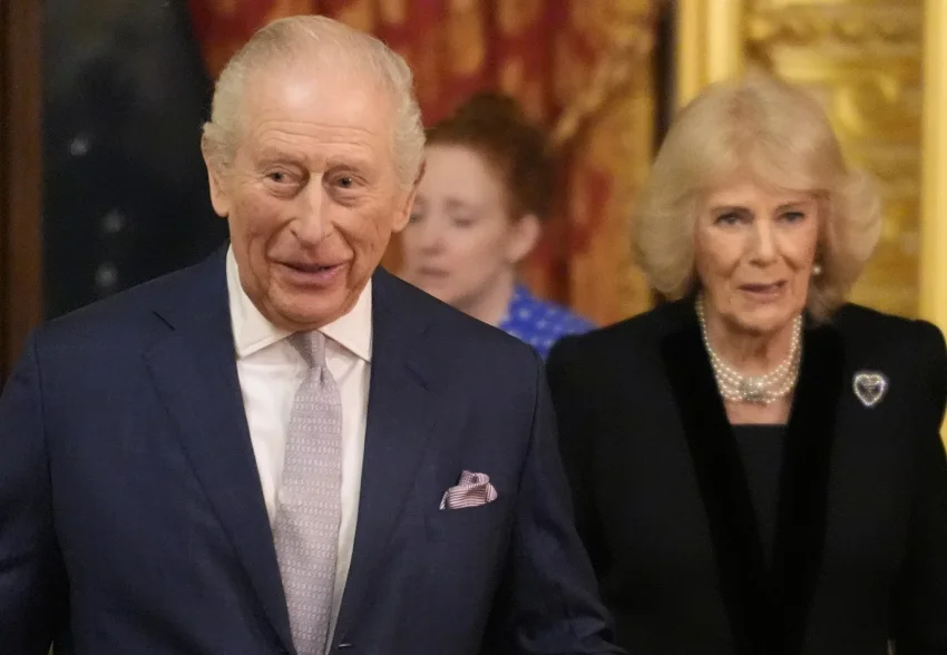 Декоратор дворца покончил с собой после критики короля Карла III