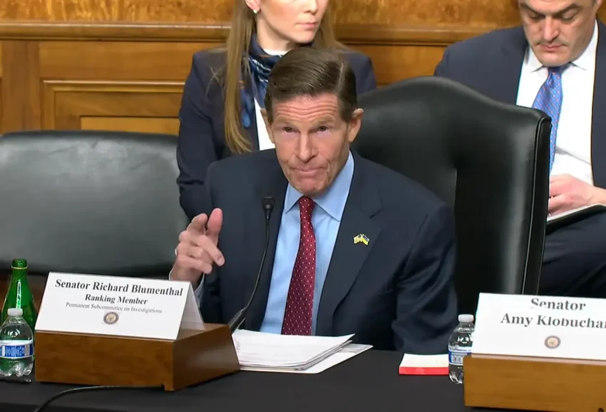 Автор «сокрушительных» санкций против РФ обвинил Трампа в нежелании их вводить