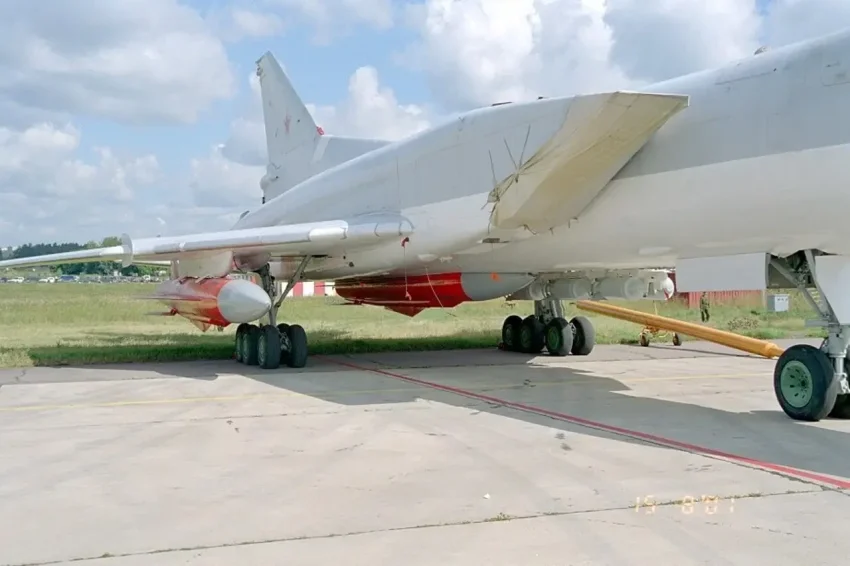 ВКС РФ нанесли ракетный удар по средствам РЭР на острове Змеиный в Чёрном море