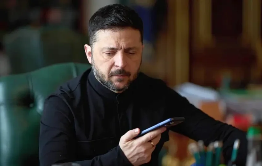 Зеленский пообещал внедрить украинскую пропаганду в мессенджер «МАХ»