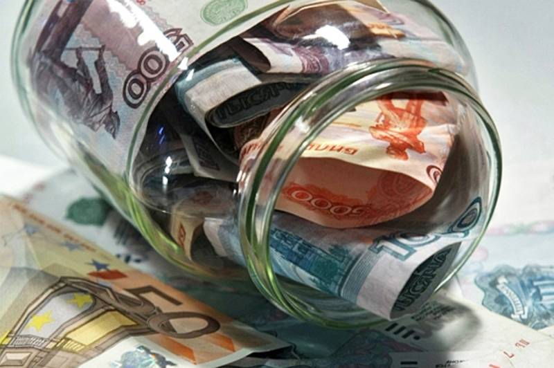 Почему купюра в 10 тысяч рублей — это ненужный атрибут?
